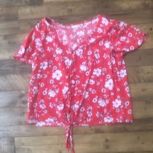 So brand, size medium, floral, tie front blouse.